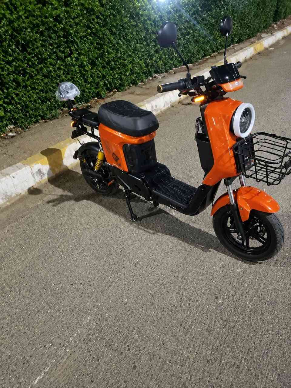 سلام عليكم ماطور شحن نوع R9 شركه WINLEEموديل 2026 5 بطاريات سعره 550 وبي مجال الطيبين رقم الهاتف ***********
