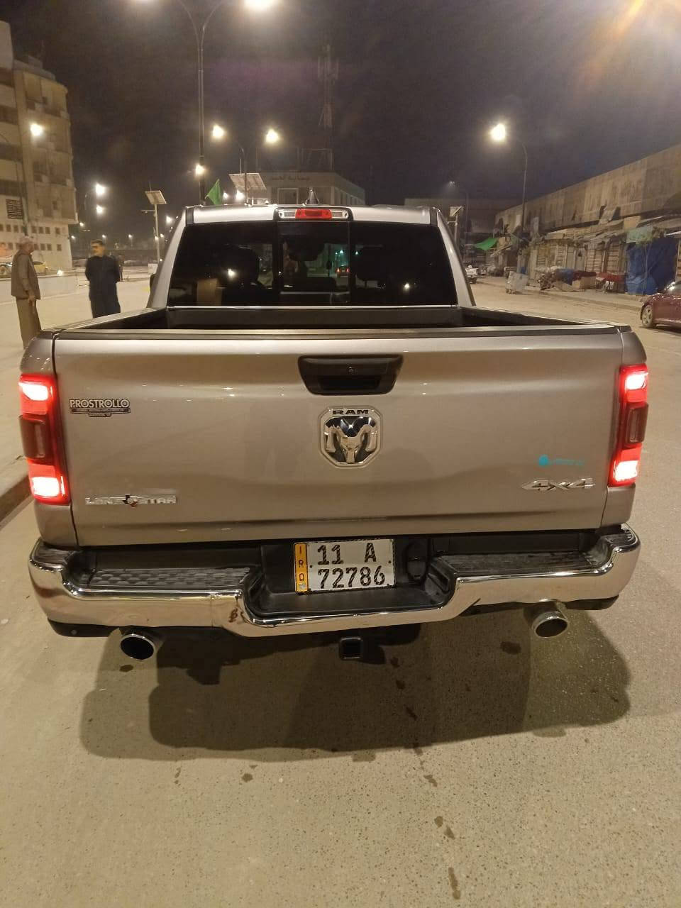 سلام للبيع رام RAM موديل 2023 سياره حلو وحادثه فقط الباب الجاملغ والباب بدون تبديل سياره حلوه جدآ الرقم***********
