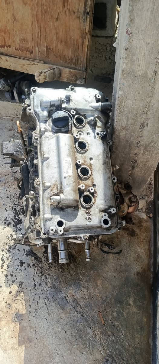 سلام وعليكم شباب يوجد غراض مال كورلا 16 محرك نضيف بس بيه صرف كل  تبديله نص لتر السعر 250 وبيه مجال حك الجيه درايم شفت كامل لبيع بلاديات مال 16 السعر 50زوج فجوج بلاديات السعر30  أو صطاب اكسل ثنين بلادي السعر 100 رجائن المو شراي لا يكسر وتحياتي للجميع ***********
