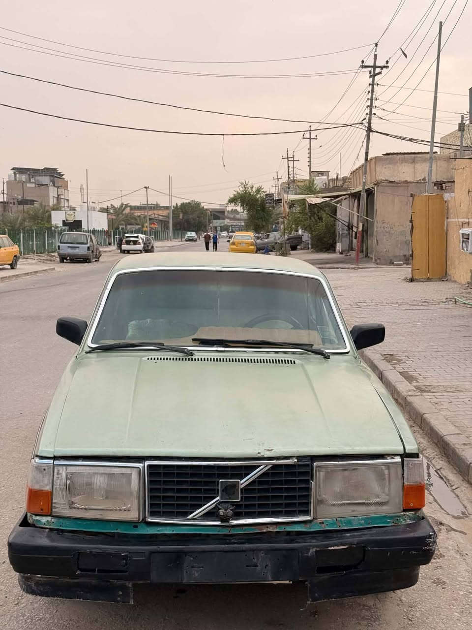 فالفو • ٢٤٠ • للبيع