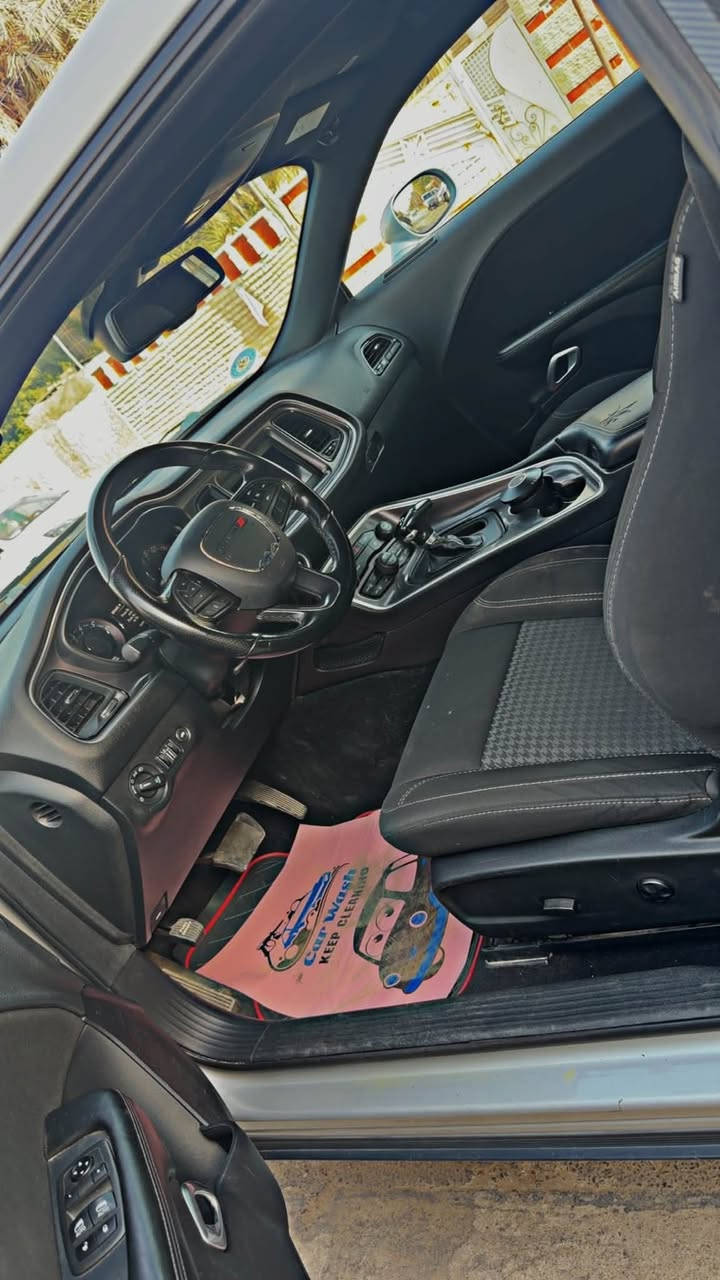 دودج تشالنجر (Dodge Challenger) موديل 2021 للبيع
الموديل: 2021
 المسافة المقطوعة: 50,000 ميل فقط
 الضرر والحادث: حادث سطحي وبسيط جداً جاملغ وبنيد 
 محرك، كير، تبريد، وصدر بحالة ممتازة 100% وجاهزة من كل النواحي.
 داخل نظيف جداً، تخم تاير جديد، سيارة جاهزة ما تحتاج أي دينار مصروف.
 سنوية ورقم وهزه وتحويل مباشر
الموقع: بغداد
السعر:193$ 
للتواصل والاستفسار: [***********]
