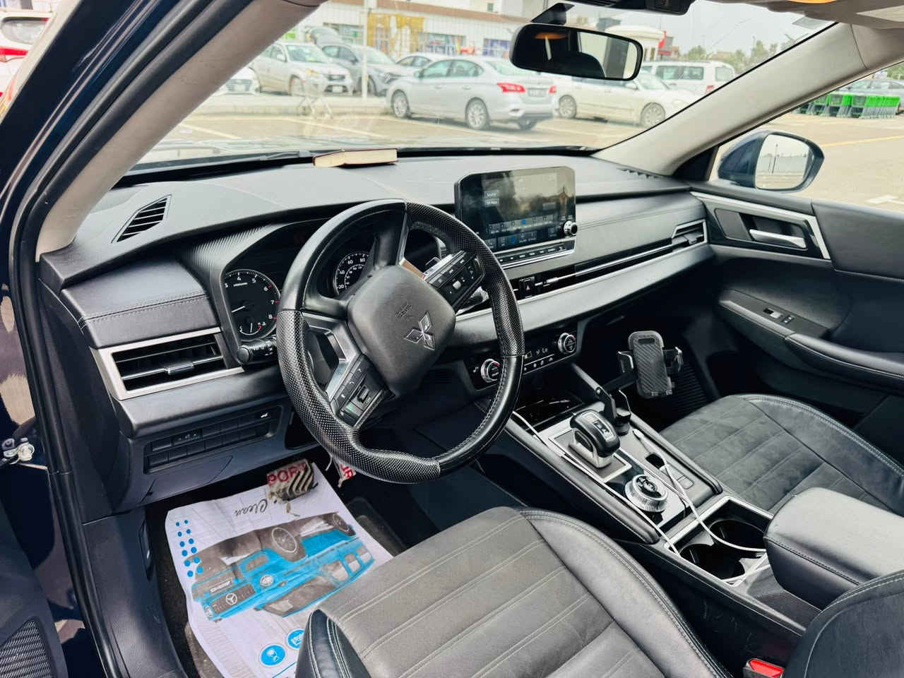 2023 Mitsubishi Outlander, SE
ميتسوبيشي اوتلاندر فول ماعدا فتحة 
موديل 2023 
*محرك 4 سلندر 2500 
ماشية  60 الف
*مقاعد 7 راكب
*سعر 200  ورقة 💵 رقم بغداد 
العنوان بغداد
رقم تلفون *********** 
المواصفات SE  فول ماعدا فتحة
*بصمة
* 4 كاميرات 360 درجه 
*تبريد قطعيتن امامي وخلفي
*صندوق شفت كهربائي
*ابواب بصمة
*بريك بصمة
*كشنات كهربايي و هيتر 
*مراية اشارة ورادار وكامره
*ويل كروم
*تحكمات استيرن
*اضاءات زيون كامل امامي وخلفي
*حساسات امامي خلفي
*رادار مانع تصادم امامي 
*دخول ذكي بصمة 
*تحكمات ستيرن جهتين 
*كروس سرعة
*كير شفتات خلف الستيرن 
*وضعيات قيادة 6 
*هاند بريك بصمة 
*نظام اوتو هولد 
*نظام مانع الانزلاق
حادثها كما موضح بالصور بدون ايرباك
