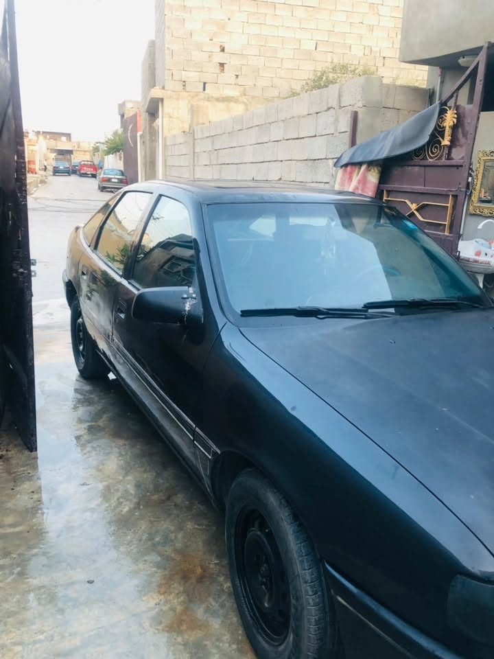 سياره للبيع وبل موديل91 بطاقه بانزين سنويه ل30 السياره شرط الفحص اي ستفسار ع رقم***********
