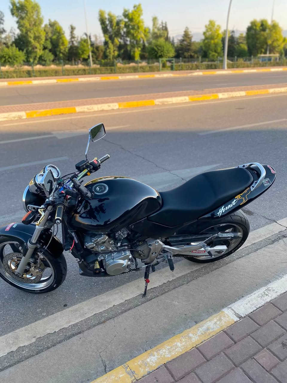 سەرەتا بەناوی خوا
سلاو بەرێزان هۆرنێتی ٦٠٠ مۆدێل ٢٠٠٤ بۆ فرۆشتن
مەکینە کەپس 
کارەبای مەزبوت 
بەرمەجە
هەموو گیانی بەشەرت تا بلێی جوان و مەزبوتە تایە بۆ تایە بە شەرت  بۆ پەیوەندی(***********)
