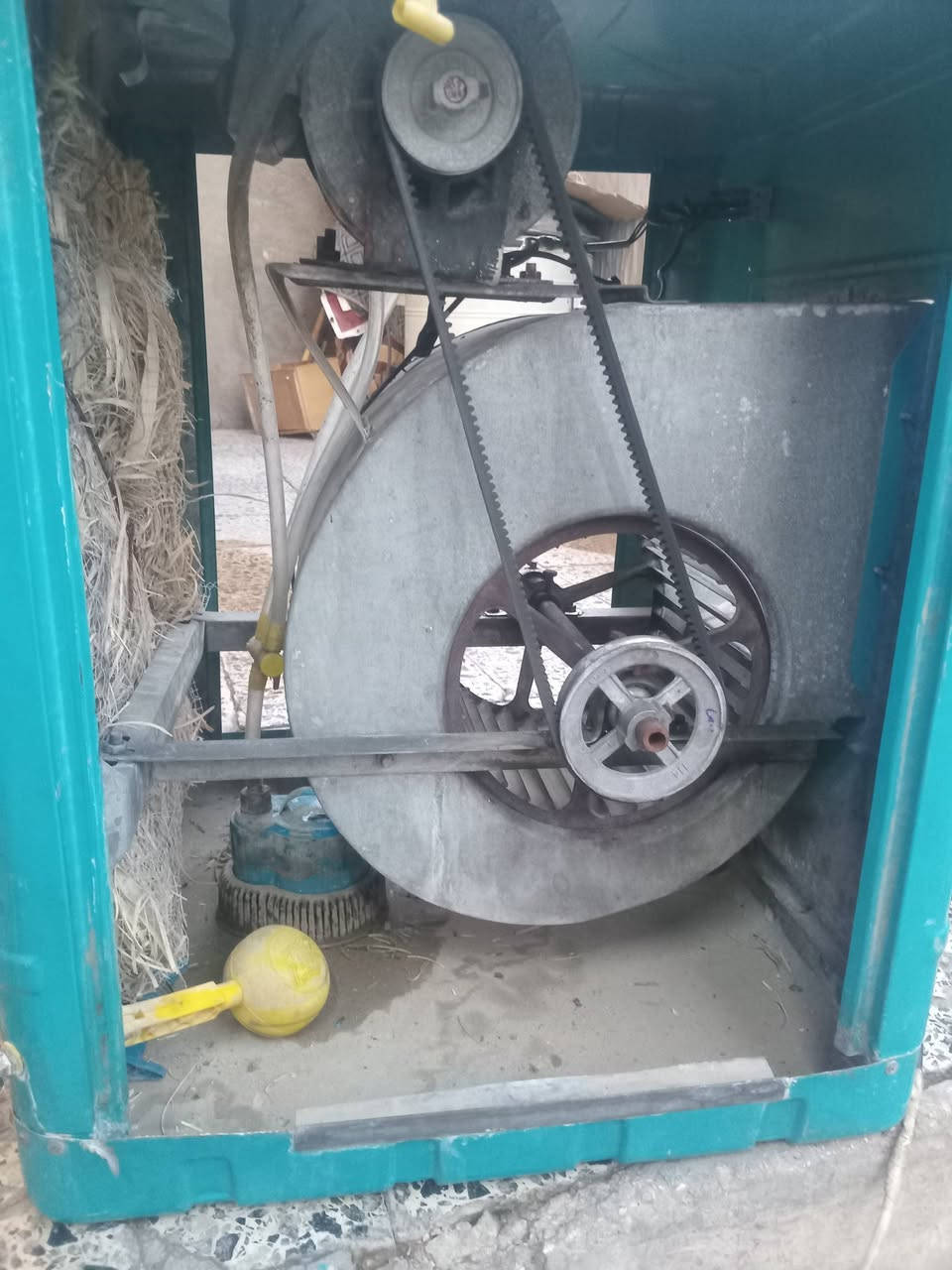 ١٠٠ وبيها مجال نضيفه وماطورها جبير مو زغير سرعتين مكان حي جهاد متواجد ع لواتساب ***********
