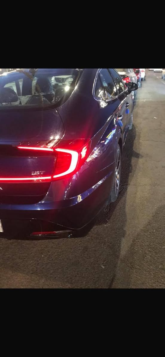 سوناتا Sport Plus 2022 فل مواصفات
للبيع بسعر 143. وبيه مجال 
🔹 محرك 4 سلندر 1.6 تيربو
🔹 ماشية 28 ألف ميل (حوالي 45 ألف كم)
🔹 بدون إيرباك
🔹 بانوراما
🔹 تشغيل عن بُعد
🔹 بصمة أبواب وتشغيل
🔹 مواصفات فل أوبشن بعد بيها موصفات هواي
🔹 السيارة نظيفة جداً
🔹 حادثهة، والحادث موضح بالصور
🔹 تحويل ثاني
📍 الموقع: بغداد – الوزيرية
📞 للاستفسار: ***********
