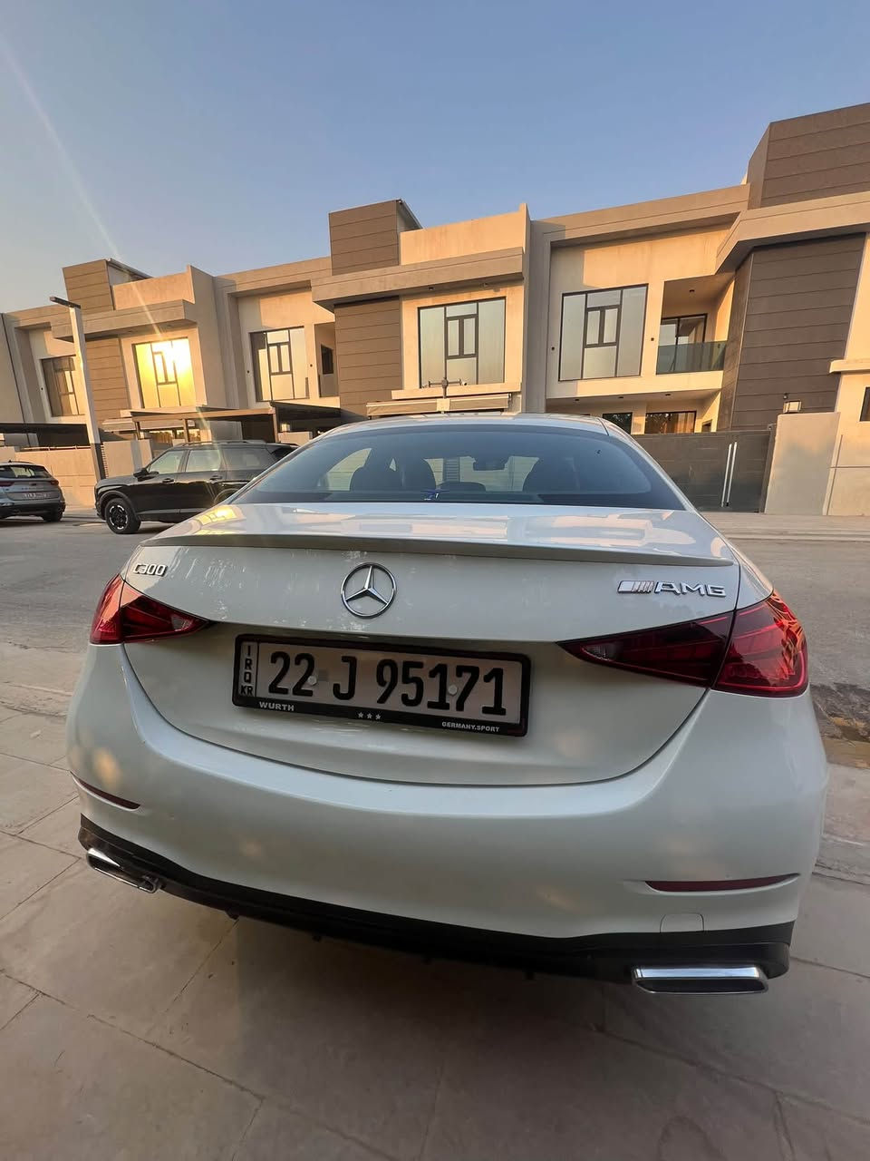 انضف وأجمل مرسيدس 2023 AMG 🔥
السلام عليكم 
مرسيدس 2023 C300 AMG للبيع
فول مواصفات معروفة مواصفاتها 
ماشيه 52 ألف كم
السعر مناسب ولي مجال
للاستفسار اتصل وتدلل
✅***********
