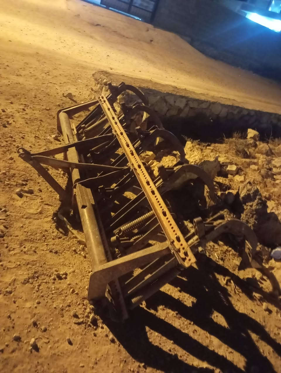 خرماشه مال تنكتر فوركسن (9) سنون للبيع  حديدها صب قوي وسبرنكاتها جديده سعرها 400 بيها مجال بصيط للستفسار اكثر اتصل ***********
