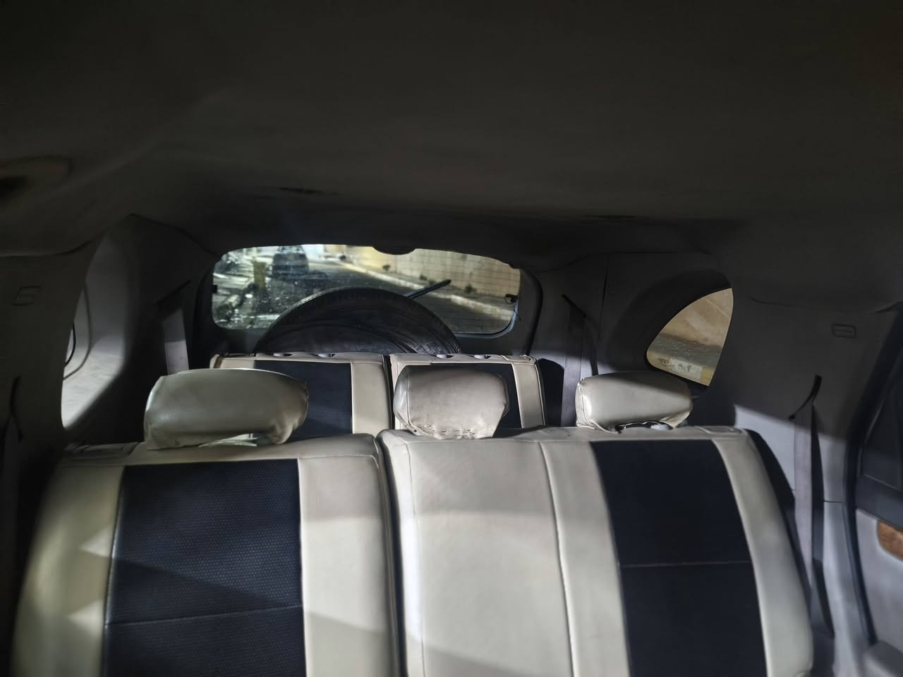 ساسوكي xl7 مكينه 3600
موديل 2007 غاز وبانزين مشترك مكينه وكير وتبريد خير من الله دواخل جديده رقم بغداد بسمي
السعر: 65 وبيها مجال 
مكان السياره كوت واسط
***********
