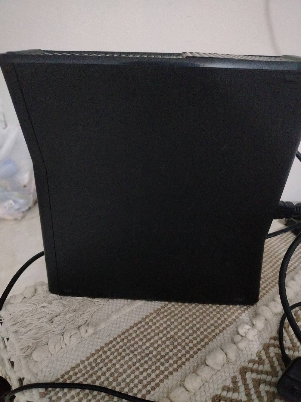 بلى اكس بوكس 360 مستخدم مده قليله بيه 150 لعبه و 3جوستكات السعر السعر 100 الموقع بغداد الرقم    ***********