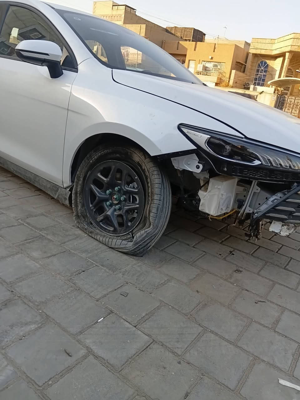 كن بلاس داخل احمر بيه حادث بلحداديه اليمنه وشويه اليسره الخلفيه ماشيه ٣٠٠ كيلو سياره زيرو بيه كم ملاحظه شغاله السياره  ايرباكات طاكه مكانه البلديات  السعر ١٦ مليون ***********
