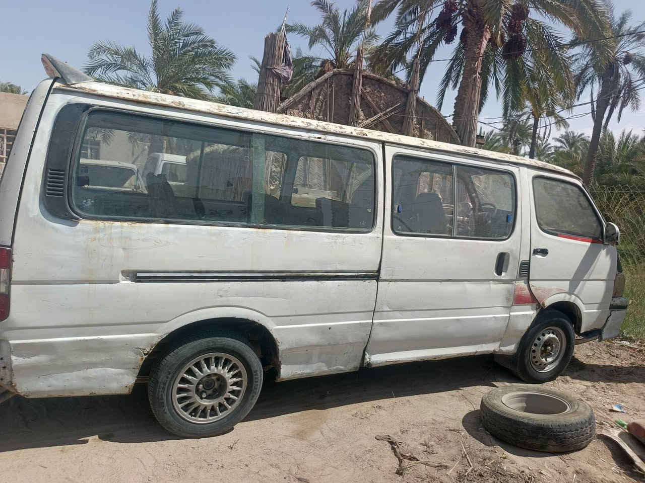 سلام عليكم كيه فتون البيع سياره شلغه عوزه باتري  السعر ١٠  مكاني سوق الشيوخ ‏‪***********‬‏
