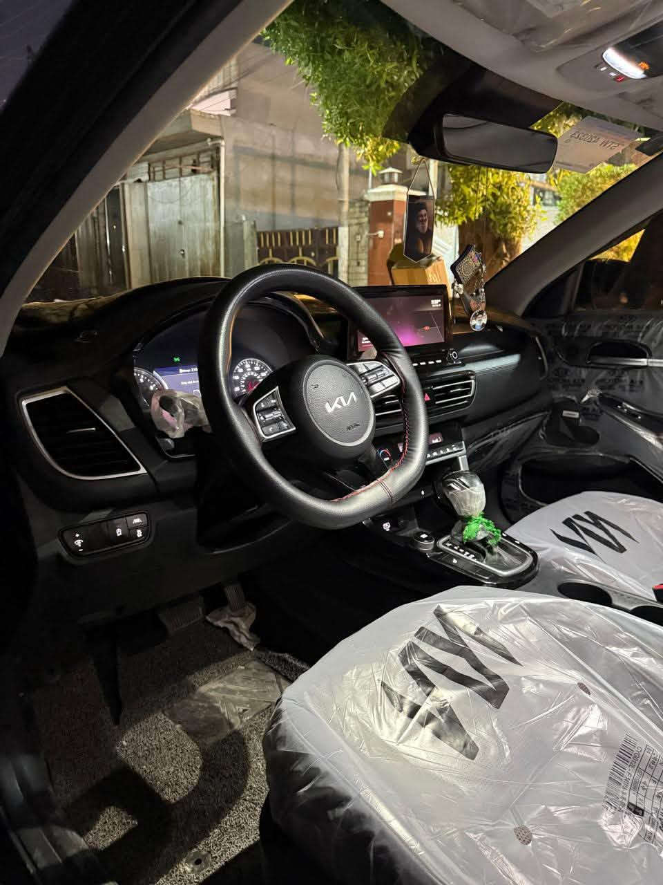 السلام علیکم کیا سلتوز 2022 للبيع 5 راكب فول مواصفات 4x4 داخل جلد قرميدي تدفئة کشناات شاشات فتحة بانوراما السعر 16.500$

مكانها بغداد للاستفسار ***********
