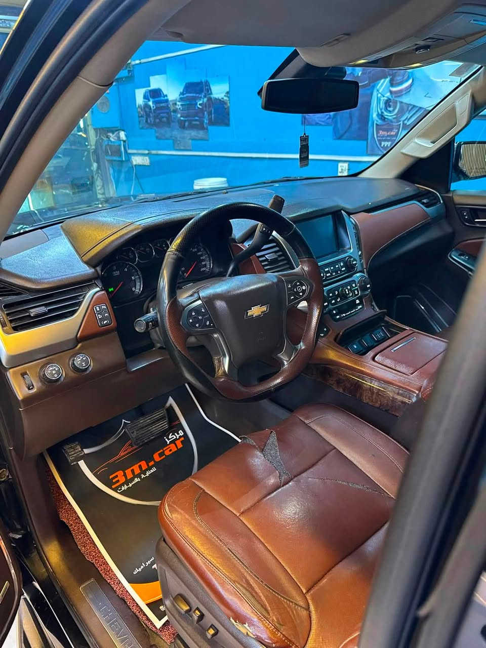 سلام عليكم
#للبيع   CHEVROLET  LTZ
تاهو 2017  خليجي
السيارة ماشية  (150) الف كيلو متر 
سنوية وهزة كلة جديد بسمي رقم بغداد جديد 
بيها بارد بحافه الجاملغ الامامي من جوه وبارد بجاملغ الخلفي زغير مامبينات سونارها موجود 
📌 السعر //………………………..310$
المواصفات //LTZ                        
فول مواصفات ١/١ 
٨سلندر 5300
سلايد(فتحة قمارة)
كراسي جلد اصلي
كراسي اثنين كهرباء
كراسي هزار( عند اقتراب السيارة من اي شي )
كراسي خزن(ميموري)
كراسي(تدفئة+تبريد)
كراسي خلفية كهرباء
كراسي خلفية تدفئة
تبريد خلفي شاشة
شحن الهاتف لاسلكياً
ثلاجه
رادار
كروس سرعة
داتا شو DATA SHOW
خمس بصمات
فول تحكم استيرن(جهتين امامي+جهتين خلفي)
استيرن كهرباء
استيرن تدفئة
شاشة عرض الاعطال
صندوك كهرباء(شفط)
نظام السير على الخط
دبل كير(عادي+اوتوماتيك)
دبل حساس(امامي+خلفي)
نظام تحكم بمستوى الضوء الداخلي
مانع تزحلق
منضومة زنون
پدل كهرباء(تحكم كهربائي بالبريك والبانزين)
نظام فتح الابواب لاسلكياً
فور ويل
شاشة امامية كبيرة اصلية
شاشة خلفية DVD اصلي 
كامرة خلفية 
تشغيل عن بعد
قاصة سرية
دوسات كتابة CHEVROLET
اشارة بالمري
مري كهرباء(شفط)
لايت عدسة زنون
لد امامي
سستم_صوت
 
مكان السيارة كربلاء 
‏للاستفسار الاتصال على الرقم***********
