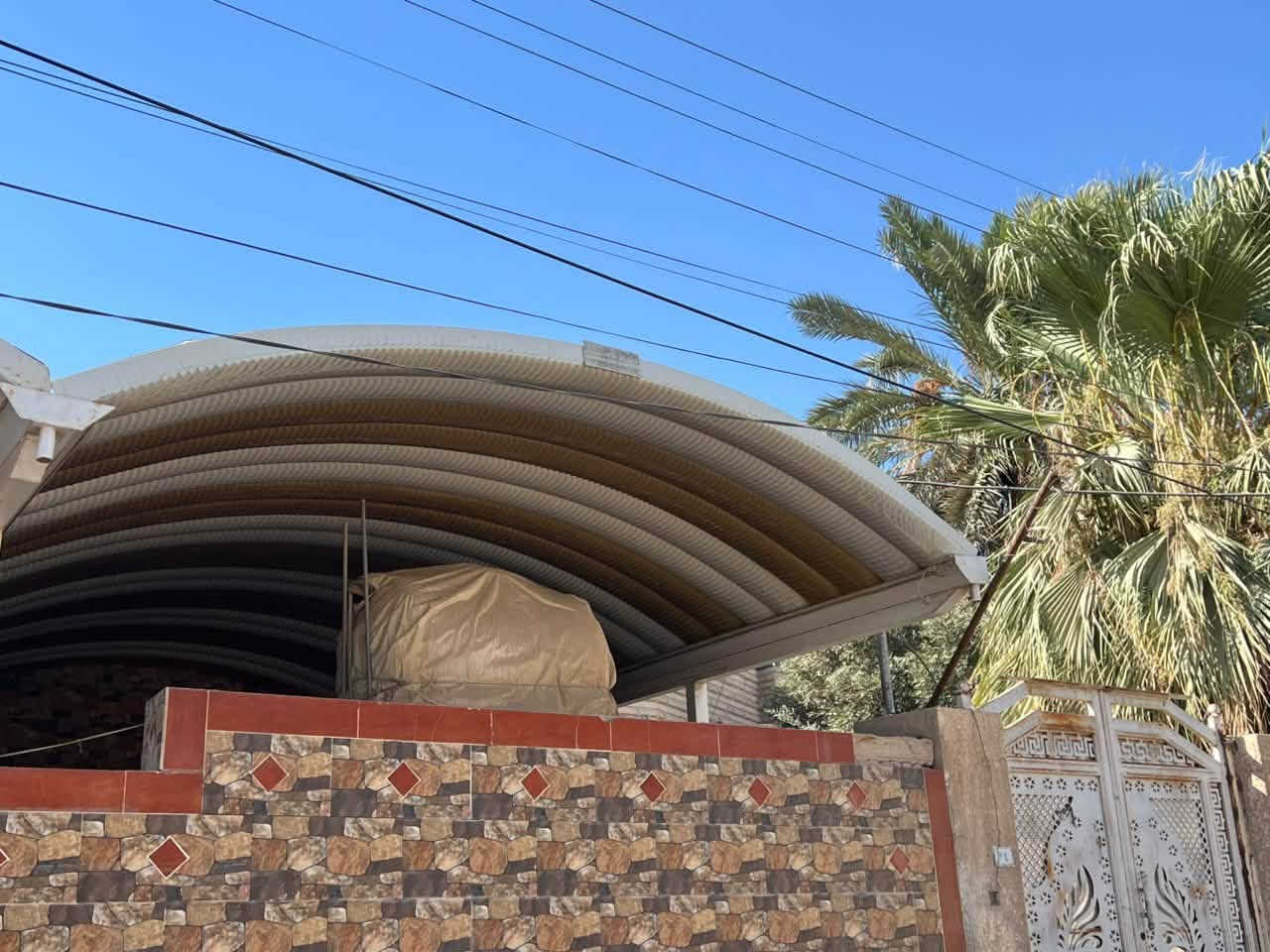 سقايف حدد اثنين كيسبان نضيفات حديد ثقيل 
المكان حله حي لامام 
السعر مليون 
الطول ٧العرض الوحده ٣
***********
