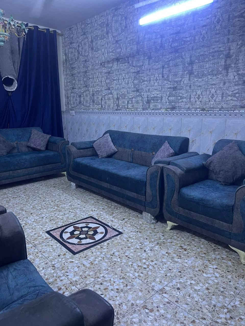 قنفات 10 مقاعد للبيع بغداد حي اور سعر ٣٥٠ اتصال  ***********
