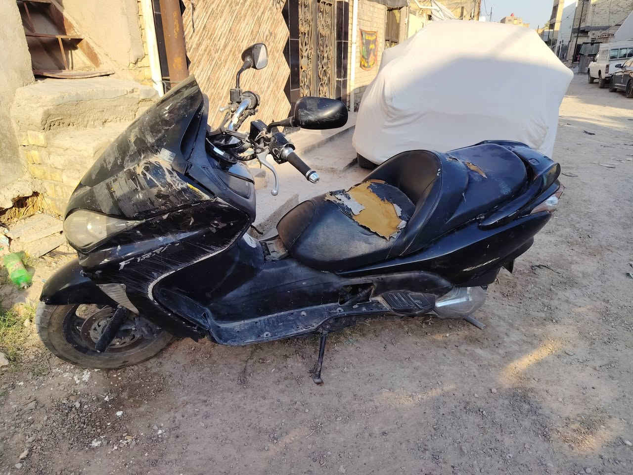 السلام عليكم دراجه فورزه08 للبيع كوم حديد
دراجه جانت تشتغل وعطل بيها الجويتر وعفتها
الدراجه نقصها كفرات وجويتر السعر325وبيها مجال حك الجيه *********** رقمي واتساب مكاني بغداد التاجي
