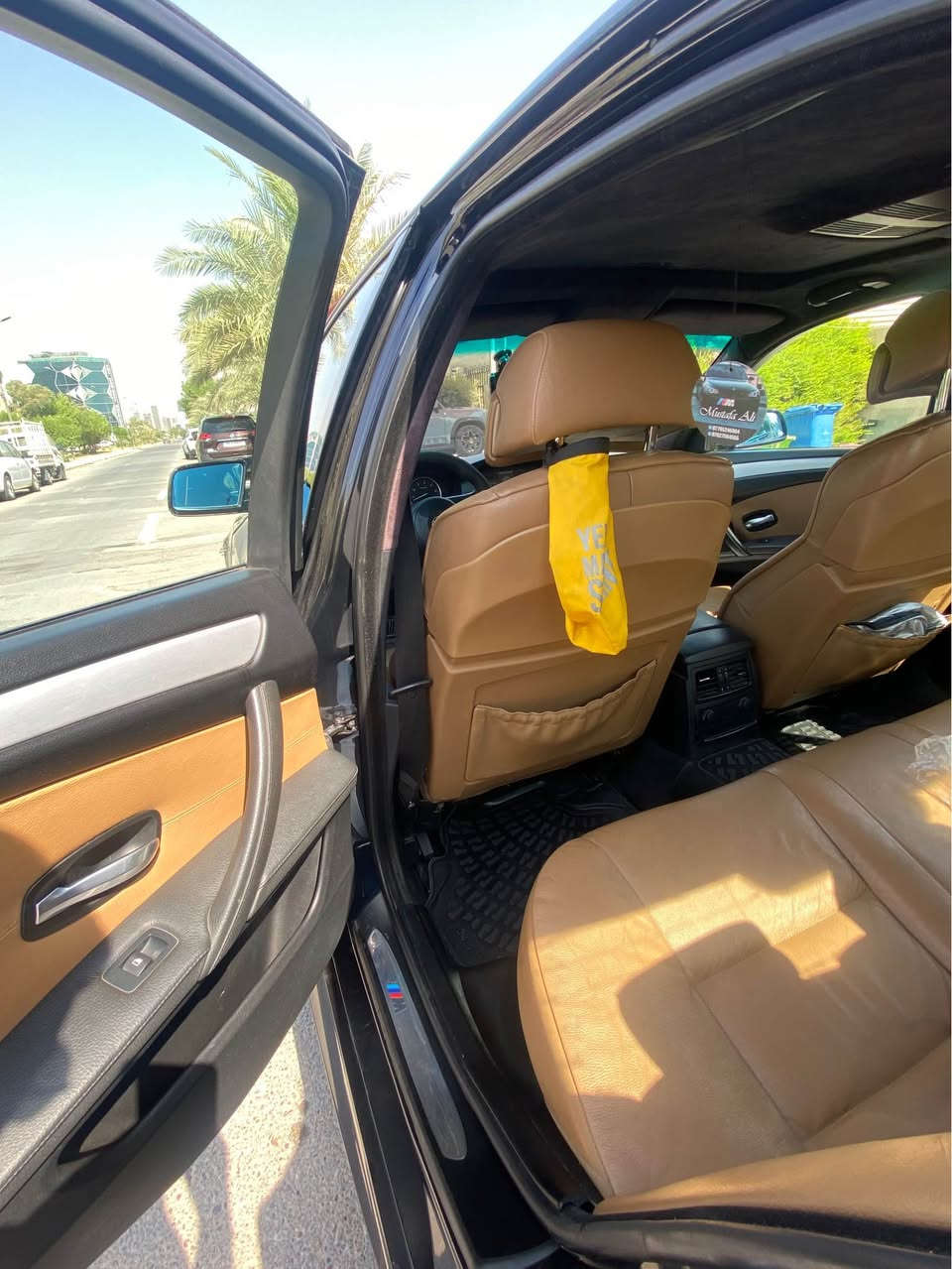 BMW e60 M Package 
للبيع فقط ميماتي e60 موديل ٢٠٠٧ 
سياره جديده جداً رقم سليمانيه باسمي 
محرك n52 b30 
السياره بيها ٥ قطع رش فقط جماليه بشرط 
كلشي بيها شغال وضع شركه 
كير محرك بشرط 
تبريد ثلج 
مقاعد كهرباء جهتين مع تدفئه مقاعد
بك لايت LED بلاد 
السياره كل تفاصيلها M بلاد 
تخم تاير جديد جواها هزه مساقطه 
مكان السياره بغداد حي العدل 
السر ١٣٤ مع مجال ان شاء الله 
*********** اسامه بغداد, العراق
