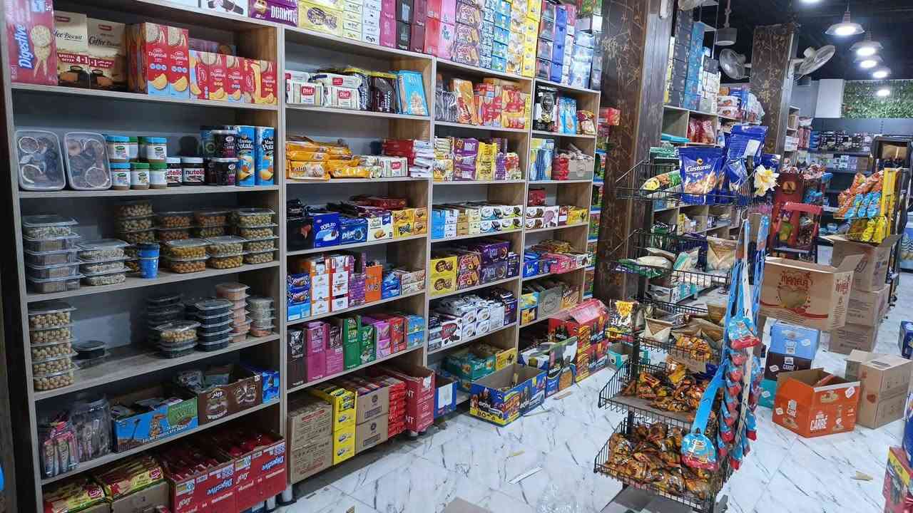 السلام عليكم
رفوف MDF النوع تركي الثقيل امانة الله 
 نظافة ٩٥%
ارتفاع مترين
عرض متر
نزال ٣٠
العدد ١٦ قطعه 
مكاني الديوانية المركز
سعر الواحد ٦٥ الف 
*********** واتساب موجود
