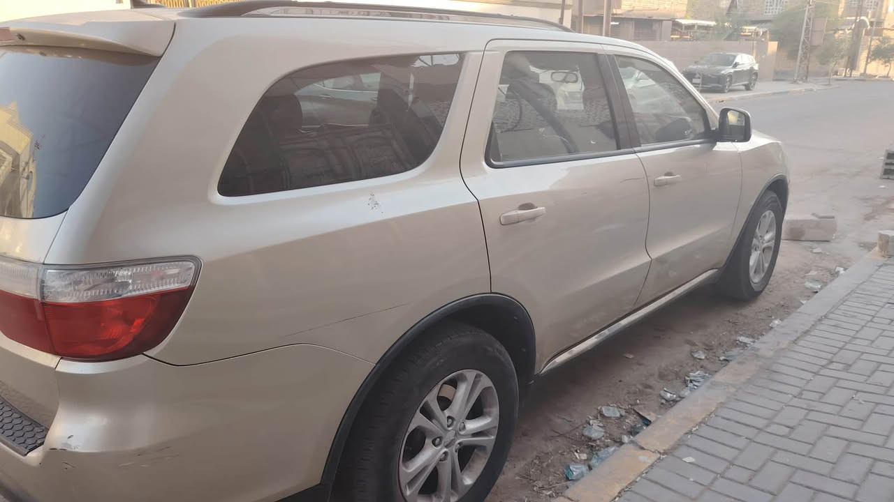 موديل ٢٠١٢سعر ١٣٠ سته سلندر سياره جاهزه من كل نواحي مكانها بصره طويسه***********
