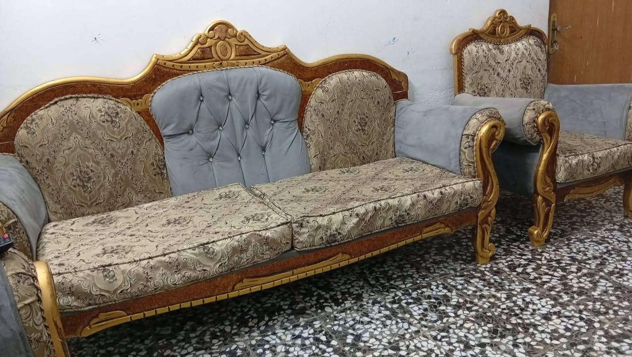 تخم ١٠مقاعد نضيف السعر ٣٠٠مكاني مشخاب   ***********
