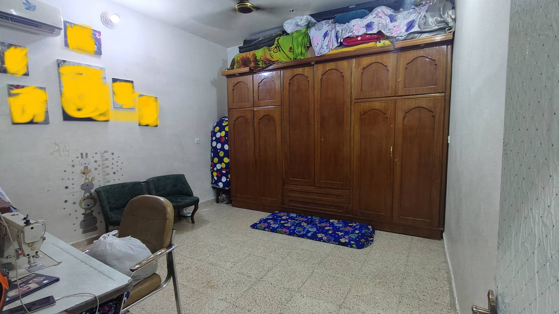 ٩٤م • سطح كامل • استقبال ومطبخ