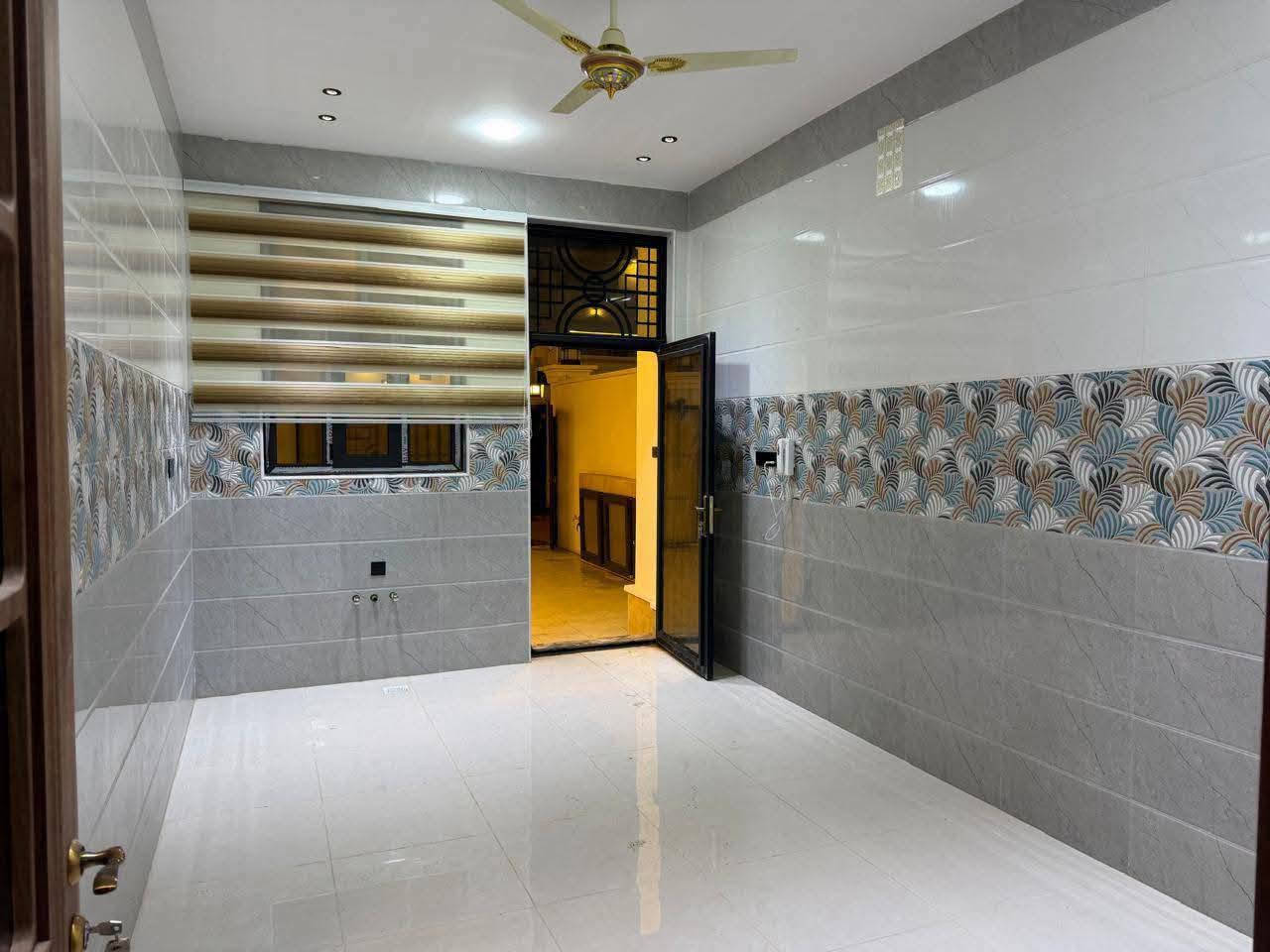 🏡✨ للبيع دار سكنية مميزة في الرمادي | شارع 40 ✨🏡
📍 الموقع المميز: شارع 40 – قرب أثاث القند
📐 المساحة: 230 م²

🔹 تفاصيل العقار:
▪️ 3 غرف نوم
▪️ بناء طابوق درجة أولى
▪️ بناء متين ومتعوب عليه بعناية
▪️ تصميم مناسب للعائلة والسكن والاستقرار
▪️ موقع حيوي ومنطقة مخدومة تبليط وكامل الخدمات 

💰 السعر: 155 مليون دينار
🔄 قابل للتفاوض مع المشتري الجاد

📞 للاستفسار وللمعاينة:
***********
📱 واتساب متوفر

✨ دار بموقع مميز وبناء متعوب عليه… فرصة تستحق المشاهدة.
