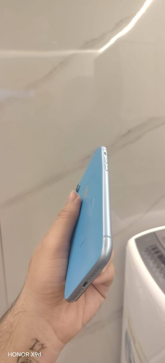 ايفون XR ١٢٨ • بطارية ٨٠٪ • فيس ايدي معطل