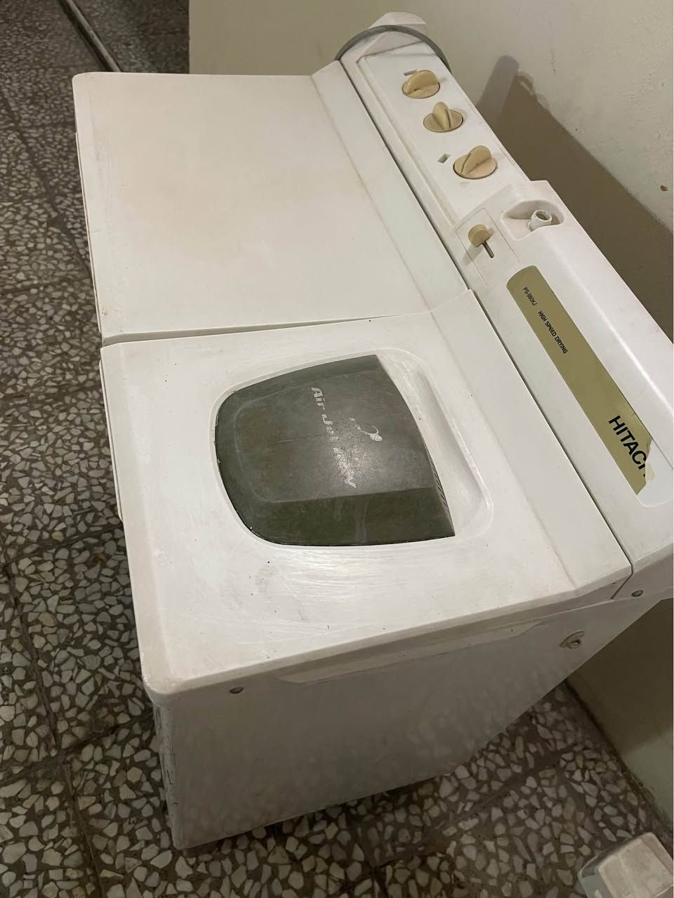غساله للبيع هيتاشي الاصلي فقط النشاف ميشتغل بحاله جيده ؏ الفحص سعره 50 الف الاتصال *********** النجف, العراق
