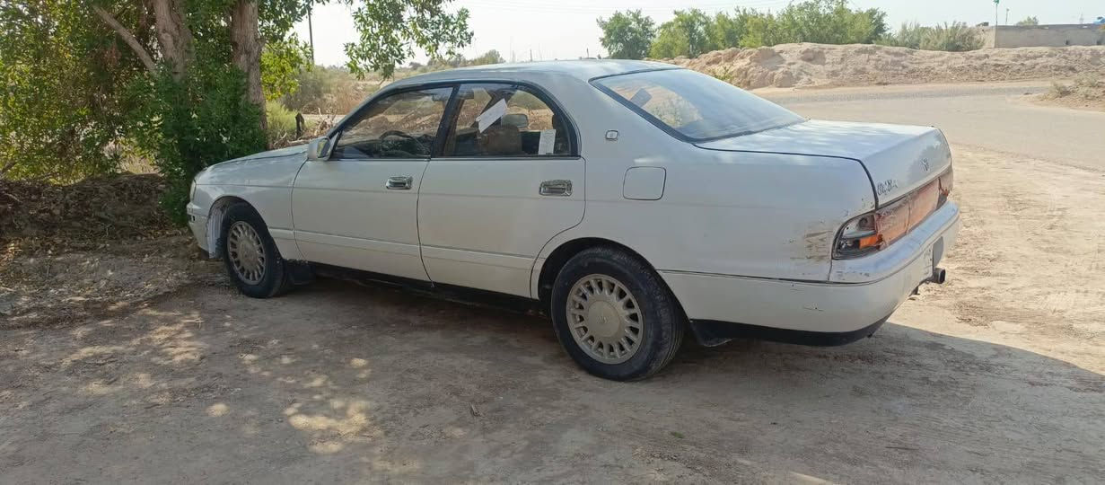 سلام عليكم سياره بطه للبيع بصره خصوصي موديل 1993الون ابيض لؤلؤي سنويه ساقطه 2019 قاصرين  كير ومكينه مكفولات السعر 25 وبيها مجال  للستفسار رقم***********
