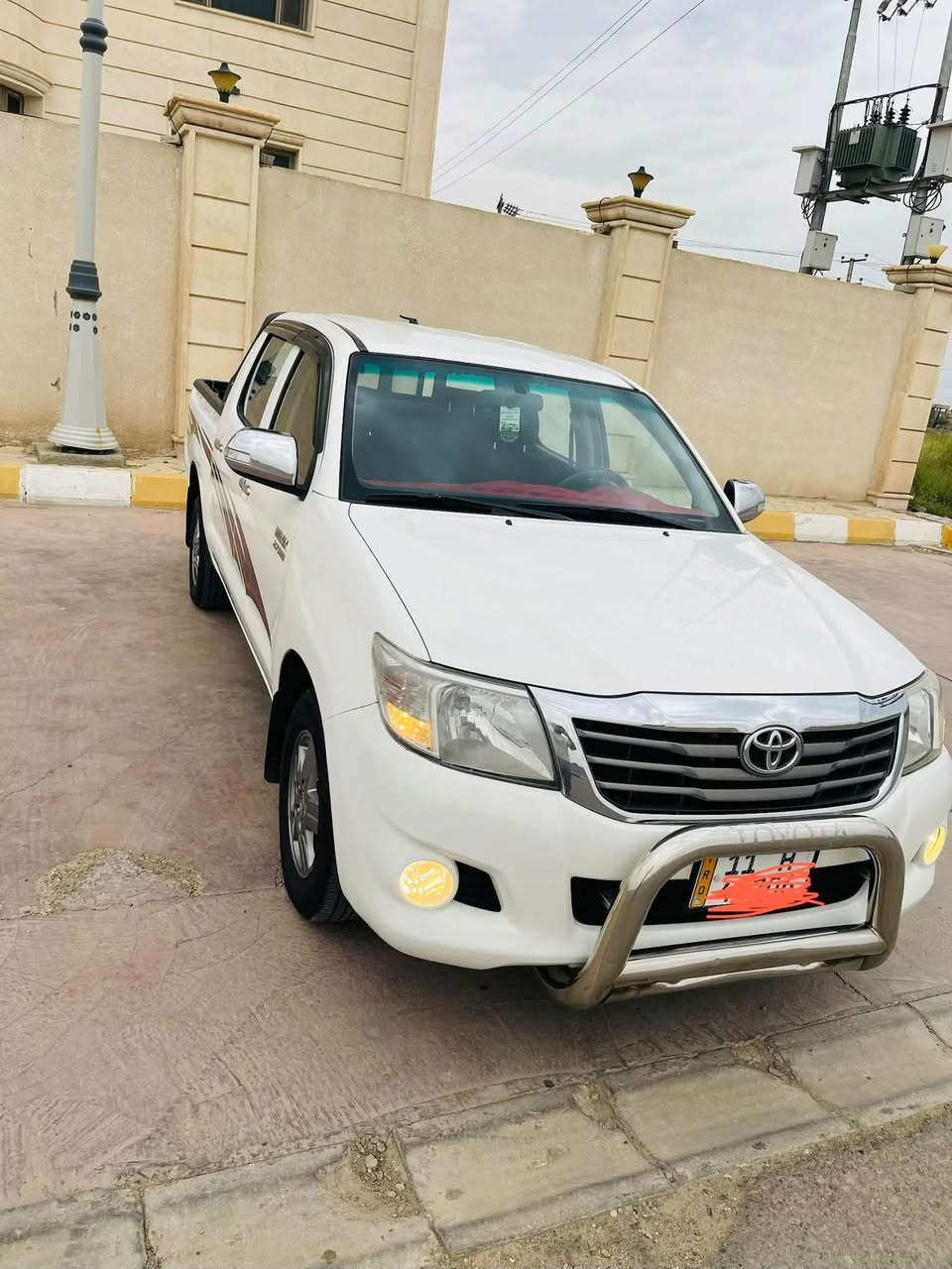 هايلوكس • ٢٠١٤ • رقم بغداد