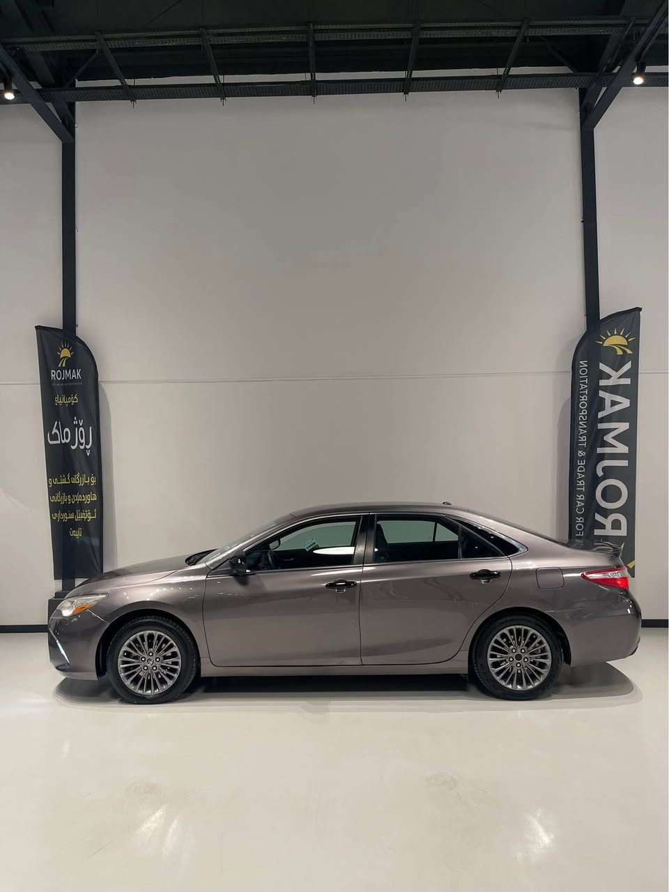Camry 2016 XSE
سەیارەکە تا بڵێی جاهیز و پاک و جوانە زۆر هەرزان 
یەک چاملخی بۆیاخە - سۆنەرەکەم داناوە- تۆزێک وردەی هەیە
بەس پانۆراماو بەسمە نیە - رەقەم و سەنەوی تازەیە 
تەنها ١٤٤ هەزار مایل ڕۆشتووە 
گێڕ و مەکینە بێ کێشەیە - شوێن سلێمانی 

***********
*********** 

کامری ٢٠١٦  XSE وارد امریکی 
سیارە جاهز کامل سعر  مناسب 
بس جاملخ امامی سکن صبوغ - 
سیارە فول مواصفات بس بدون بانوراما و بصمە 
کیر محرک مابی عیب - رقم و سنویە جدید 
مکان سیارە سلیمانیە - ماشیە ١٤٤ الف میل

***********
*********** السليمانية, العراق
