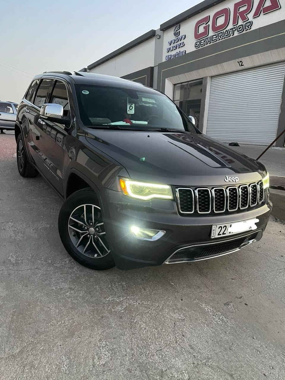 سلام عليكم Jeep للبيع او مراوس حسب القناعه
مواصفات السياره...
فول مواصفات لمتد اعلى مواصفات بلجيب كراسي كهرب حار بارد بلكشنات كشن خزن كشنات الخلفيه تدفئه بنورامه مودات قياده صندوق كهرب رادار خلفي وتوقف ذاتي  سبير مانازل السياره حيل حلوه وجديده كلين تايتل بدون صبغ وبدون بارد سونرات اثنين بيها طخم امامي وخلفي جديد طخم تايات جدد تبريد ثلج السياره شرط التحويل رقم اربيل هزه جديده بصمه تشغيل وبصمه ابواب وتشغيل عن بعد السياره تو ويل ما فور ويل ماشيه 86 كامره دواره وبعد بيها هواي مواصفات...
***********
***********
