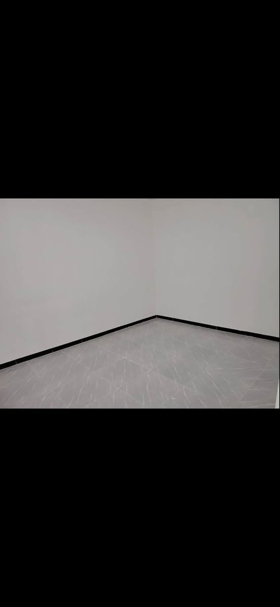 من رخصت الادمن اعيد نشره بسبب وعود الكاذبه عندي بيتت لليجار جديد مسحته ٥٠ متر
العنوان قرب شارع الصب مقابل قرية الغدير فرع
اسواق تلعفر
الشارع تبليطط بي غرفه نوم جبيره وصاله ومطبخخ وصحيات ودرج مطل لصطحح وبيتونه رقمي الستفسار***********
