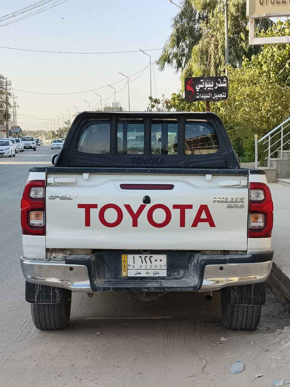 سلام عليكم هايلكس للبيع موديل 2022 دفع رباعي 4x4  فورويل وارد سعودي رقم بابل السيارة ب اسمي  تنتهي بل 2027 ماشية 260 الف مكفولة السيارة السعر 270 ورقة 
للاستفسار رقم صاحب السيارة ***********
