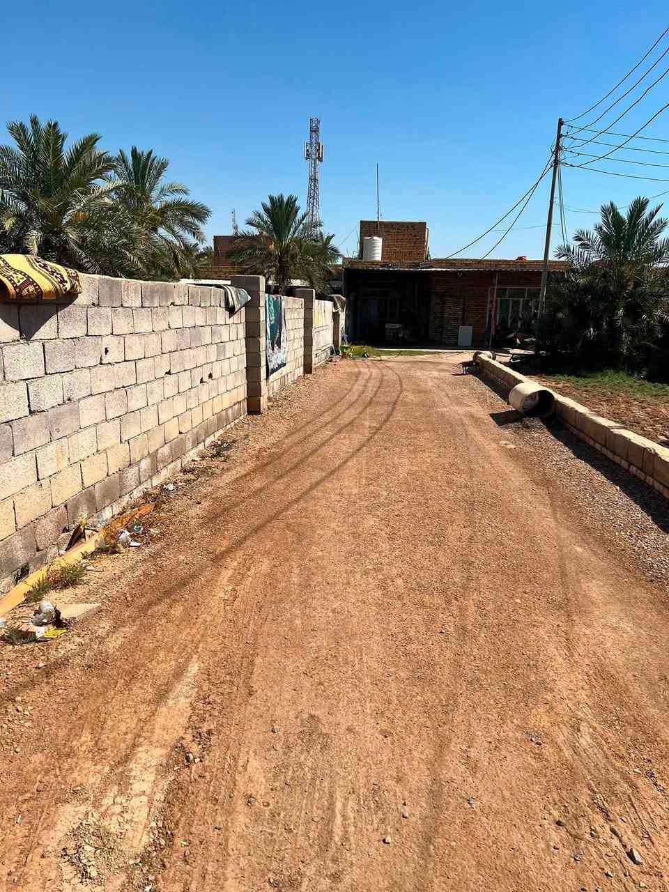 للبيع بيت مكانه ميسان العماره حي العسكري باب الجامعه الخلفي يم مكتب الغاز المساحه 650 الكلي و البناء 200
اتصال عله الرقم ***********
السعر مناسب
