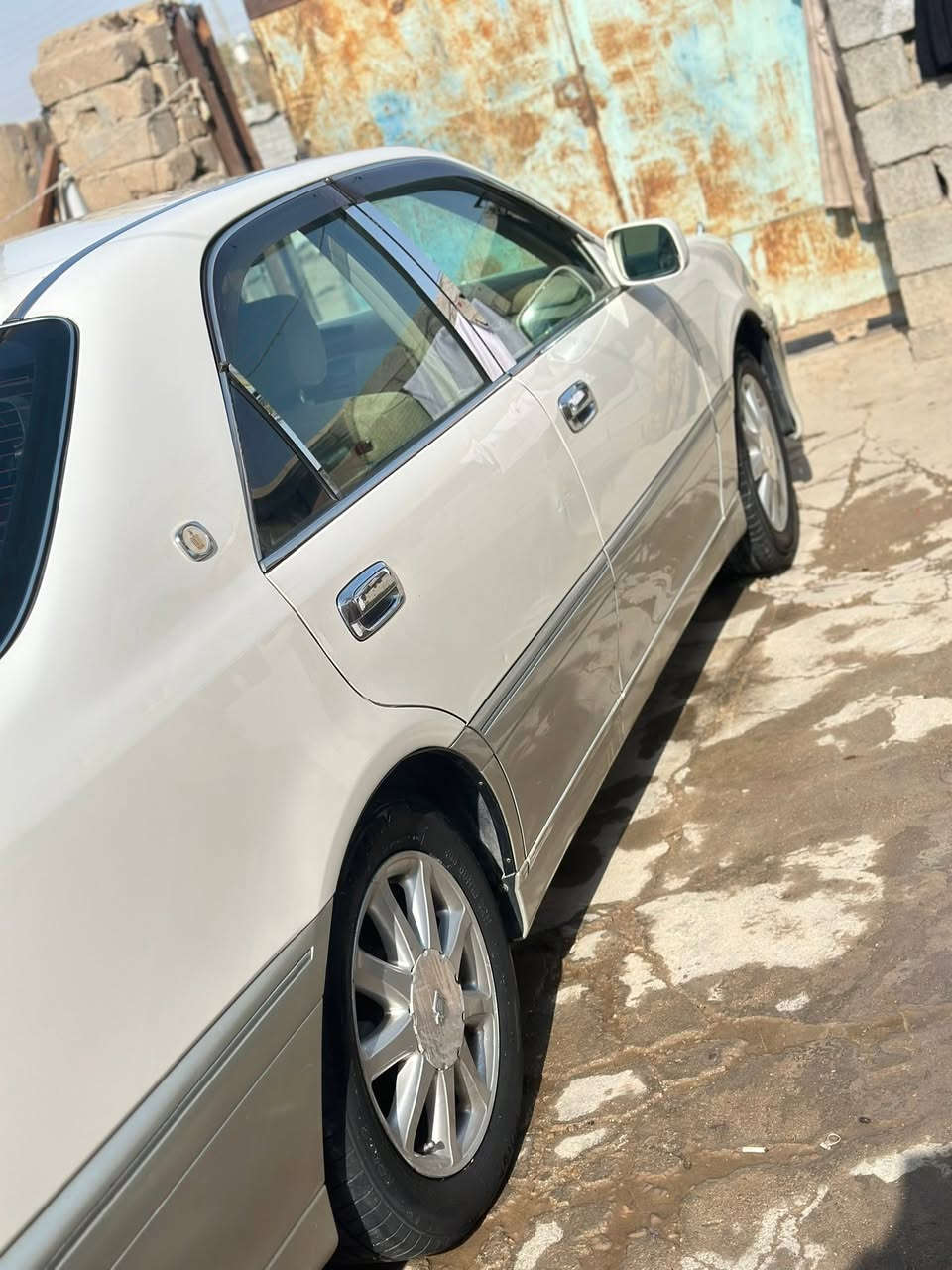 سياره كراون ملكه للبيع موديل 2002 سياره مكينه ديفور الصغير دكمتين سياره جاهزه وجديده مكاني ناصريه للبيع اتصال فقط ***********السعر 135 وبيهه مجال للشراي يتدلل رقم بصره
