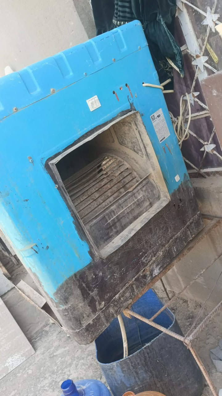 سلام عليكم شباب مبرده نضيفه شغاله  يرداله غسل  وكبل شغله
مكاني الغالبيه سيف سعد ***********
