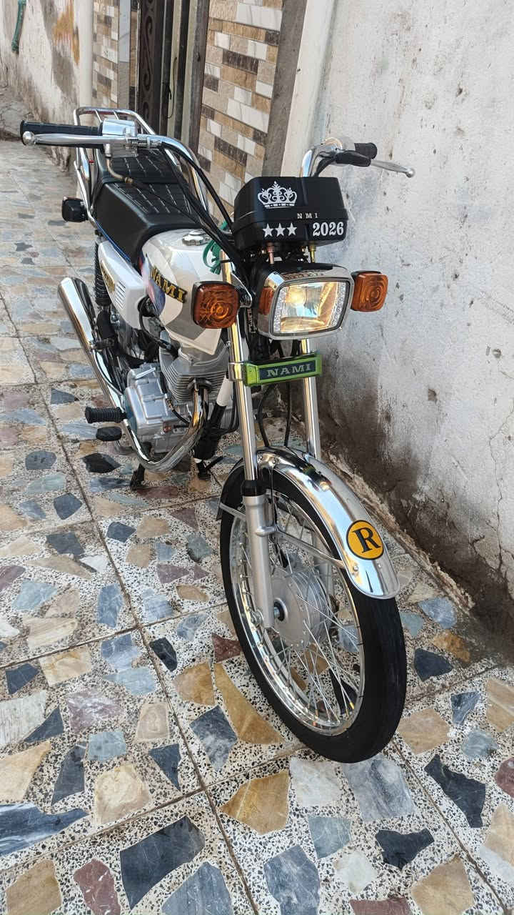 شاصي سكنر 27 وتعميره 26 صارله اقل الشهر من نشدت سبانه مامدوده عليه مابيه برغي تجاري كله شلامجه السعر مليون وبيه مجال حك الجيه مكاني قضاء عفك ***********
