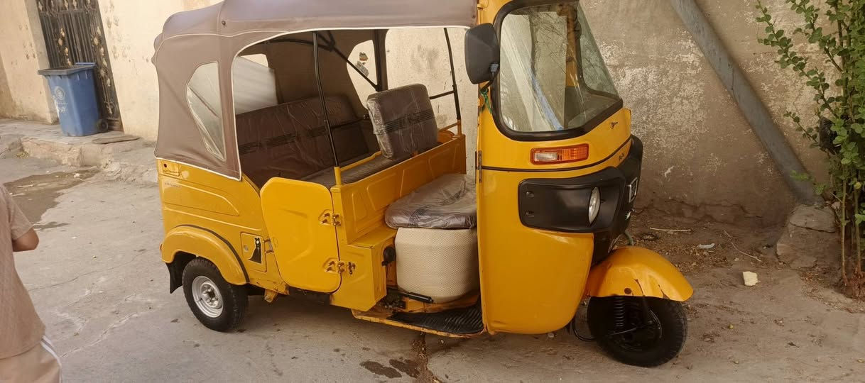 مديل 21 شهر 4 سنويه تكتك محرك مجفت كشره حلـِۈۋ‏وھّ بس،لٱ صبغ ولا معجون بس،باردات يم البكلايت شراي 6700وبيهه مجال ***********
