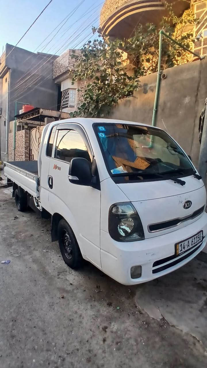 السلام عليكم كيا نثية 2700 للبيع موديل 2020
سنوية لل29
هزة جديدة
رقم انكليزي بصرة باسمي تحويل ثاني يوم مصفرة ضريبة وغرامات 
بيها بارد بجهة باب العبري
سيارة جاهزة ونظيفة بيها ملاحظات بسيطة 
كير ومكينة خير من الله
السعر ١٢٠ وبيها مجال للشراي
مكاني بصرة اصمعي حي الاساتذة
شراي اتصل *********** البصرة, العراق
