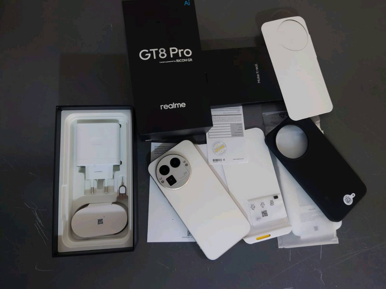 ريلمي gt 8 pro  ذاكرة 512 رام 16 استخدام 3 اسابيع فقط شرط وصل الشراء وياه وملحقاته ممستعملة ضمان سنة كاملة يعني حالة حال الجديد للبيع السعر مليون و175 عنواني بغداد اي استفسار عالرقم ***********