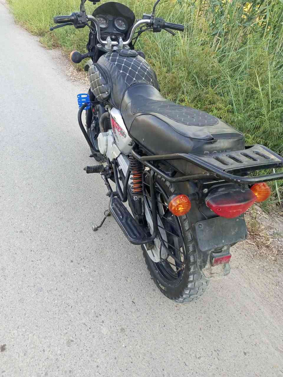 سلام عليكم دراجه بوكسر جبلي  موديل 2019 اوراق صولي  بوجهك ترقم دراجه خير من الله المو شراي  لا يتصل  السعر 900 وبيهه مجال الاستفسار  هذا رقمي ***********
اتصل وبيك خير وتدلل.
