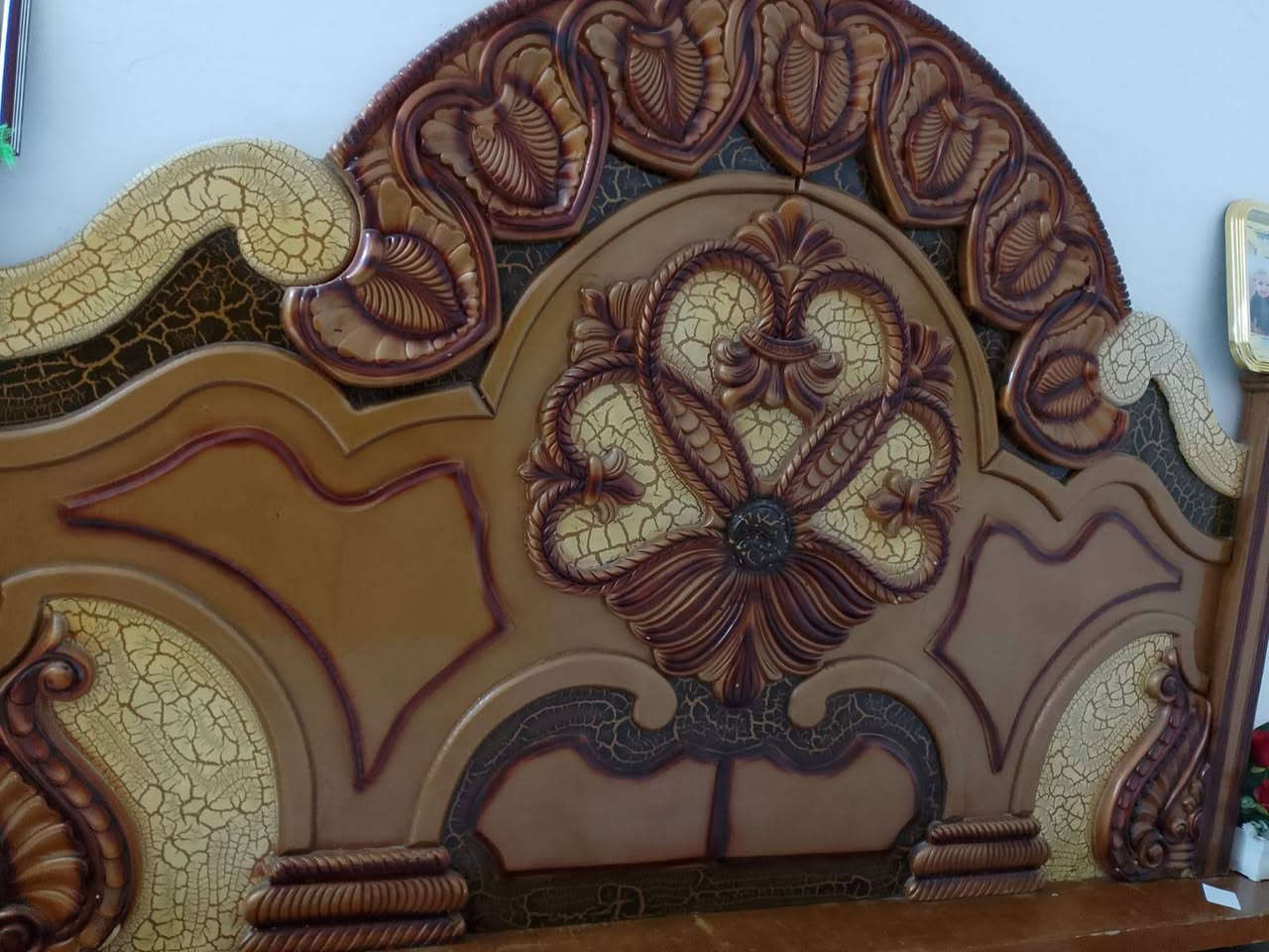 السلام عليكم غرفه نوم جديد استخدام قليل السعر 500وبيه مجال للاستفسار الاتصال ***********
