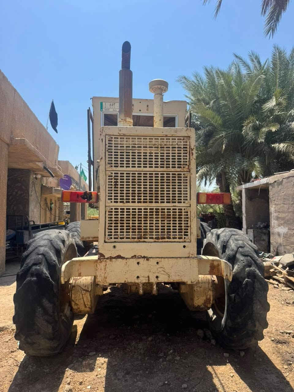 كريدر كوماتسو حجم ٦٠٥ رقم واسط تحويل ***********
