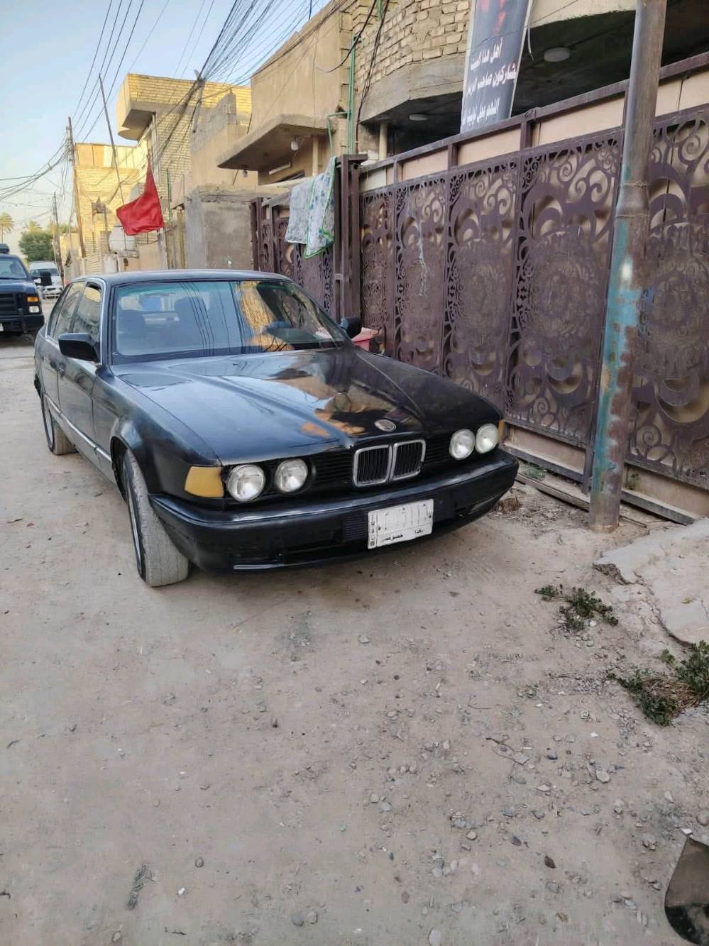 سلام عليكم Bmw735 محرك مفتوح كير جديد اكسل وايرفلو جدد حداديه من طول للطول جديده سياره جاهزه منضومه تبريد كاملة فقط الكتف مال الفان مال تبريد شغل وطلع وين متريد رقم بغداد تحويل مباشر سنويه لل27 ماعليها كلشي مكانها بغداد زعفرانيه موديل 93