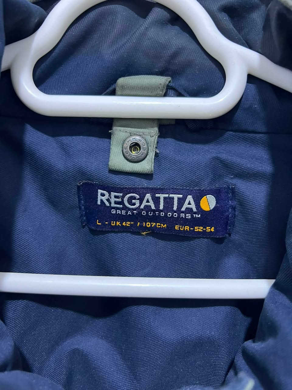 .
regetta_ goretex
size_2X
orginal
قطعە نظافە %100
مدنی عسکری 
توصیل جمع
بالە مستخدم
***********
