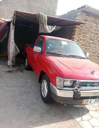 تيوته فلاحيه مديل 2001سياره كير مكينه وحداديه وشاصي مكفولات رقم واسط م...