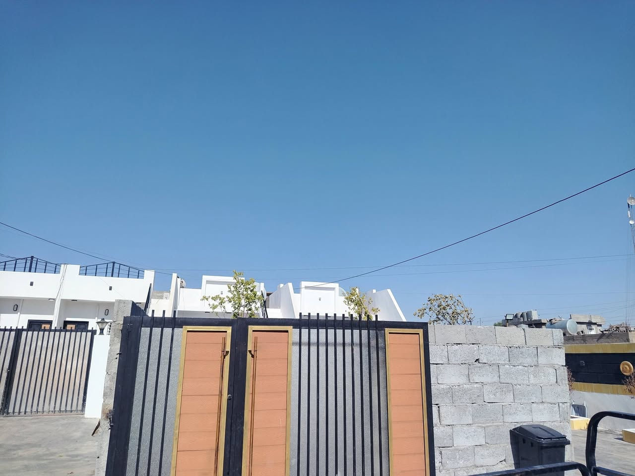 بيت للبيع في منطقه كركوك الفيلق قرف الكتكاوه مساحه البيت 160 متر الاستفسار الاتصال بالرقم ***********
