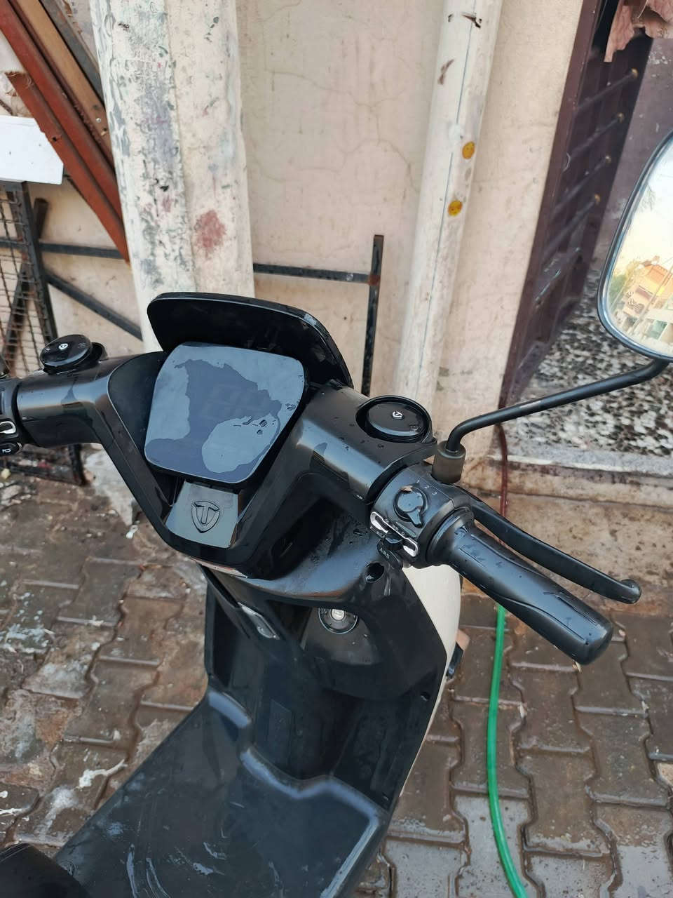 السلام عليكم دراجه شحن الريان للبيع ام عيون نضيفه كلش نقص بس واير بريك مال دهن بريك الخلفي السعر ٥٥٠ الف وبيه مجال موجود واتس اب ***********
